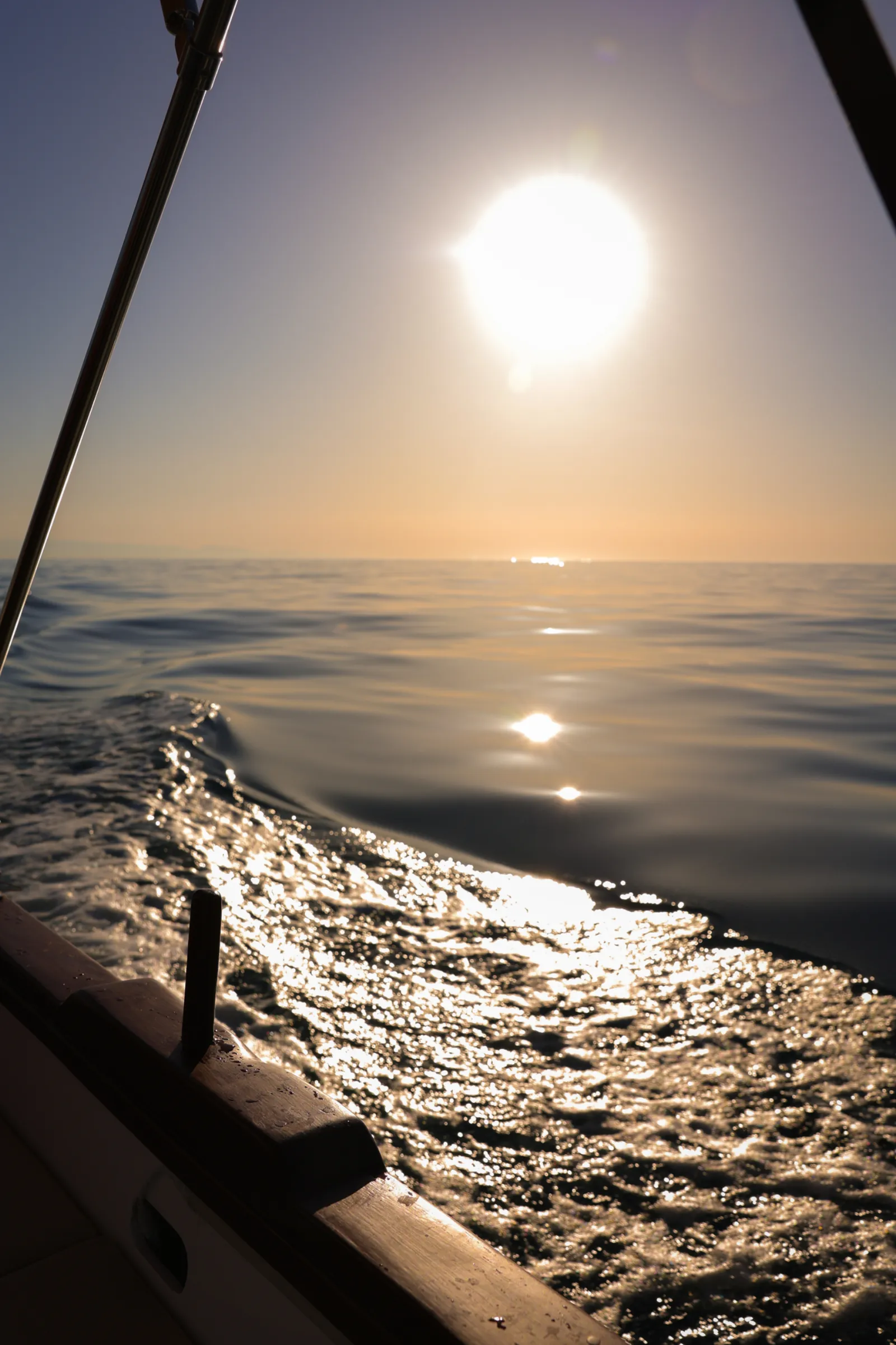 Éveillez les Sens : Une Aube sur la Mer Ionienne